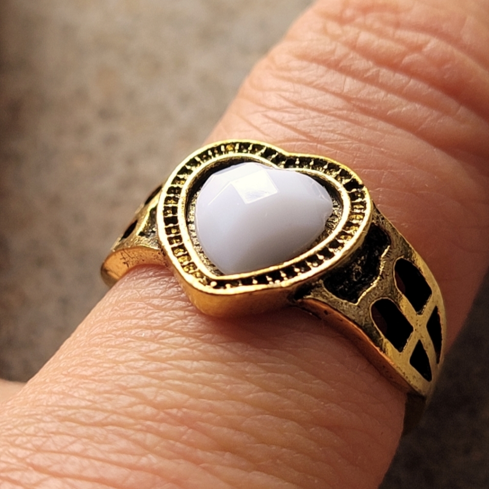 Cats Eye Gemstone Heart Ring